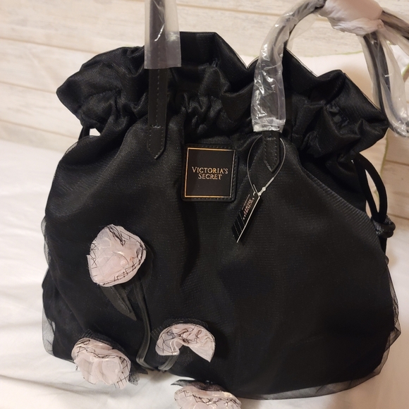 Beautiful Victoria Secret mesh bag - Picture 2 of 2